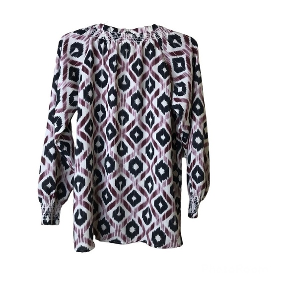 Wonderly Womens Size XS‎ Split Neck Geometric Print Top Tonal Pullover Smocking - Picture 2 of 8